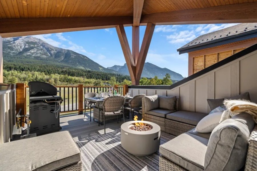 Luxury Canmore Condo Airbnb Rental